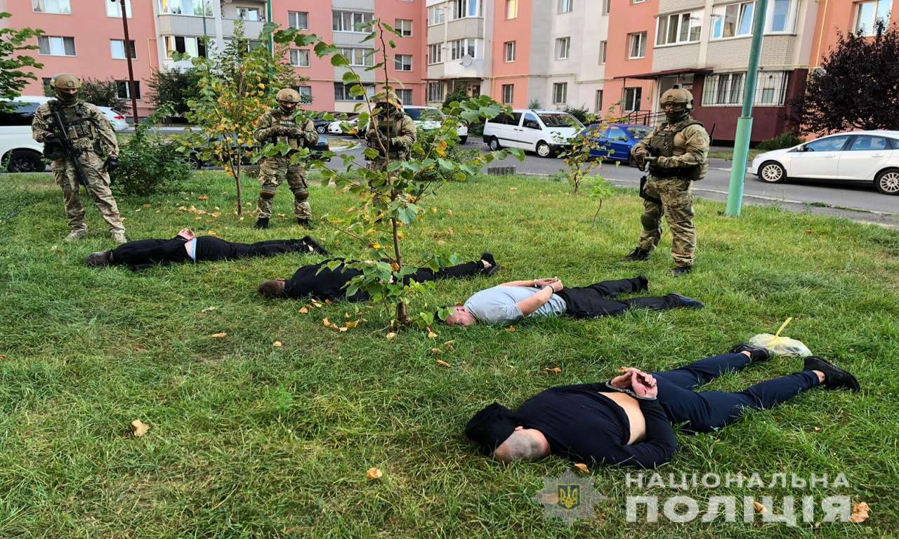 Озброєну банду грабіжників затримали на Черкащині (ФОТО)